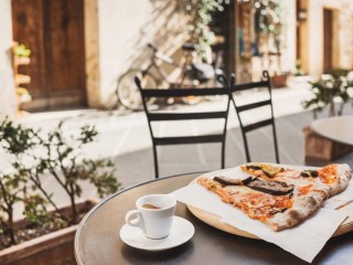 Modern Licenced Café, Bistro and Bar Business For Sale – Inner Brisbane REF:5534FO