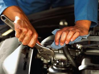 Torana Lovers! You'll love this mechanic shop. ONLY $47,000 WIWO Ref # 2114 