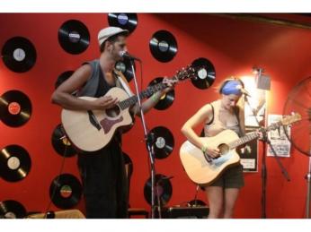 Busy Cafe/Bar/Live Music Venue