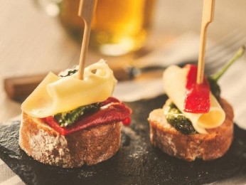 Bar/Bistro Top Inner City Suburb- Business For Sale #9076